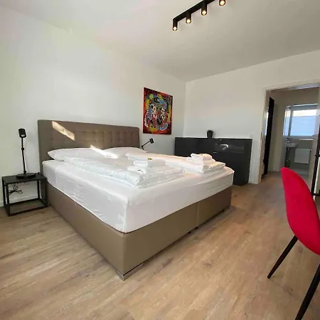 Apartmán Business-apartment Mit 3 Schlafzimmern Und Parkplatz - 8 Im 2 Og Neuss