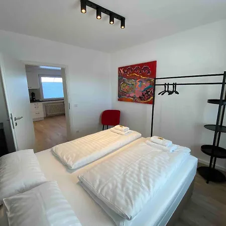 Business-apartment Mit 3 Schlafzimmern Und Parkplatz - 8 Im 2 Og Apartmán Neuss