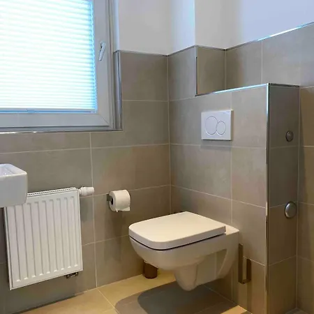 Business-apartment Mit 3 Schlafzimmern Und Parkplatz - 8 Im 2 Og Neuss